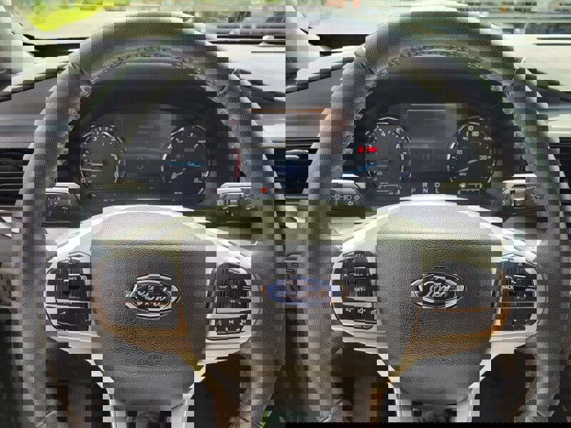 Used 2023 Ford Explorer XLT image 24