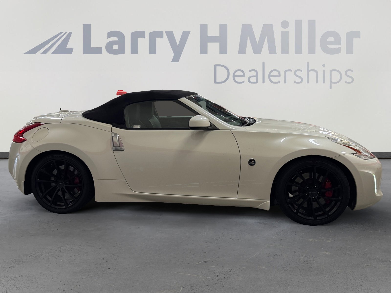Used 2014 Nissan 370Z Touring w/ Sport Package image 6