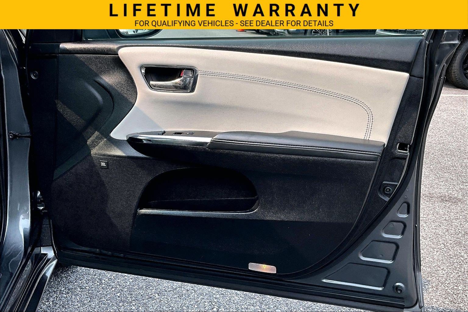 Used 2017 Toyota Avalon Limited w/ All Weather Liner Package FWD image 20
