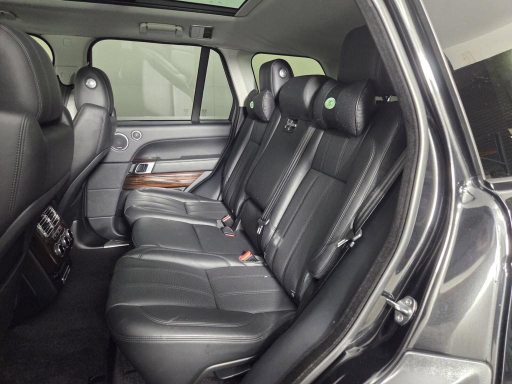 Used 2015 Land Rover Range Rover Supercharged AWD/4WD image 23