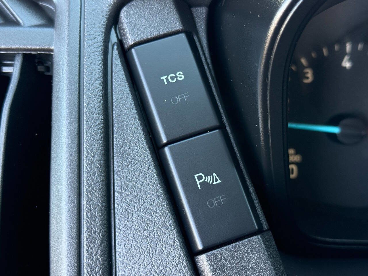 Used 2019 Ford Transit 150 XLT image 18