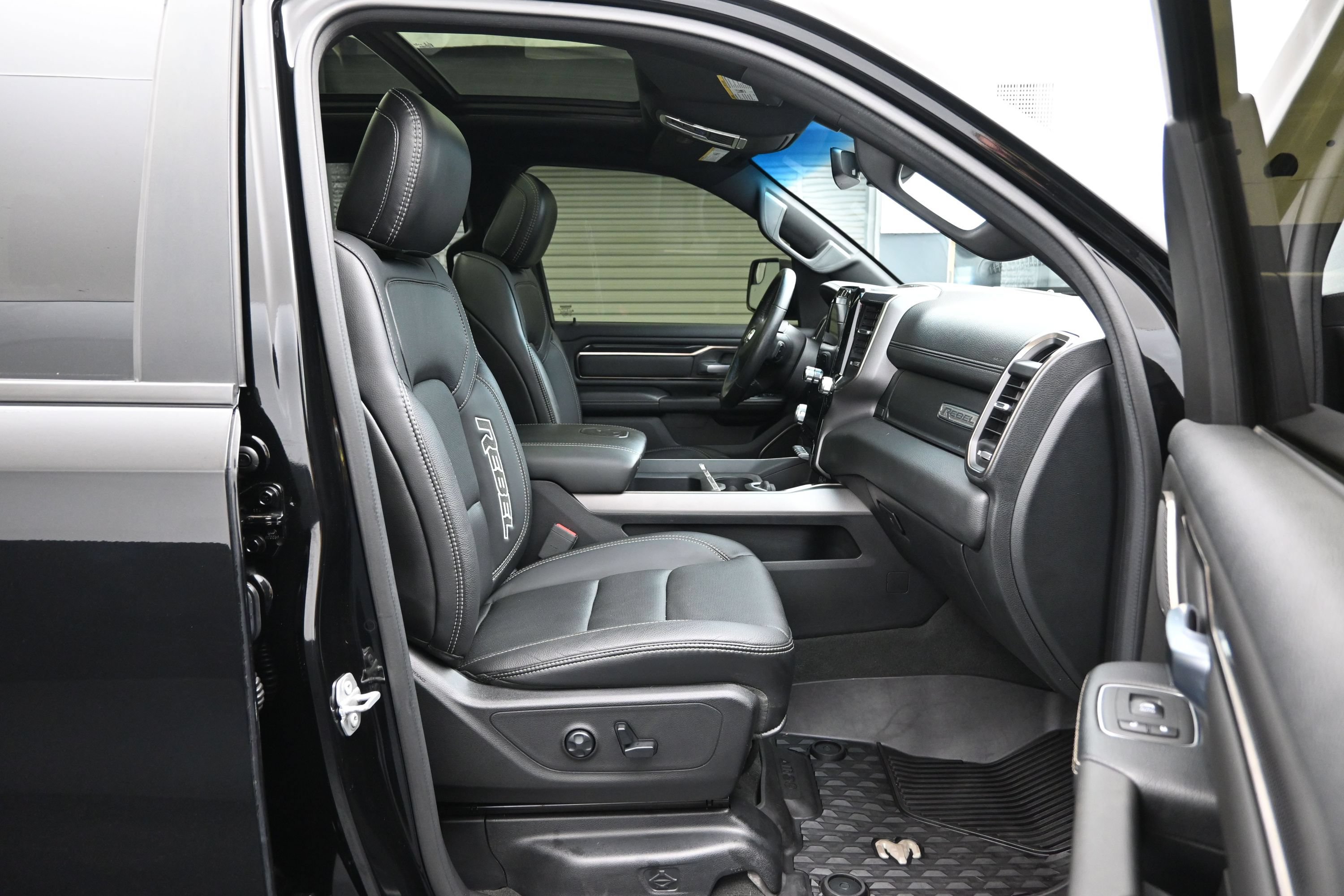 Used 2020 RAM 1500 Rebel w/ Rebel Level 2 Equipment Group AWD/4WD image 13