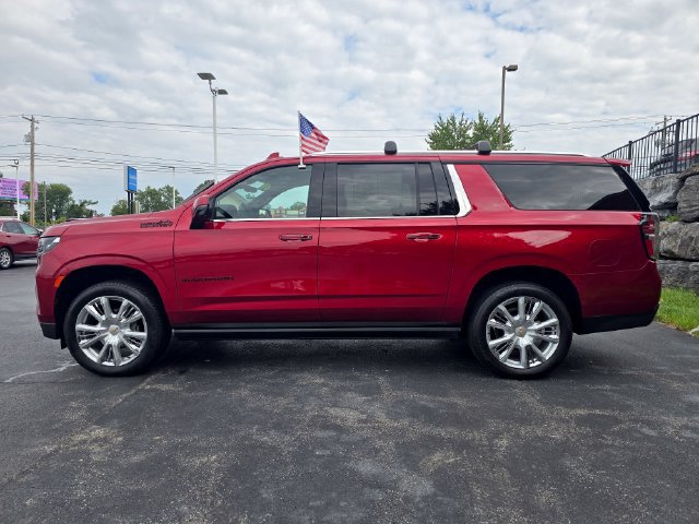 Used 2024 Chevrolet Suburban High Country AWD/4WD image 7
