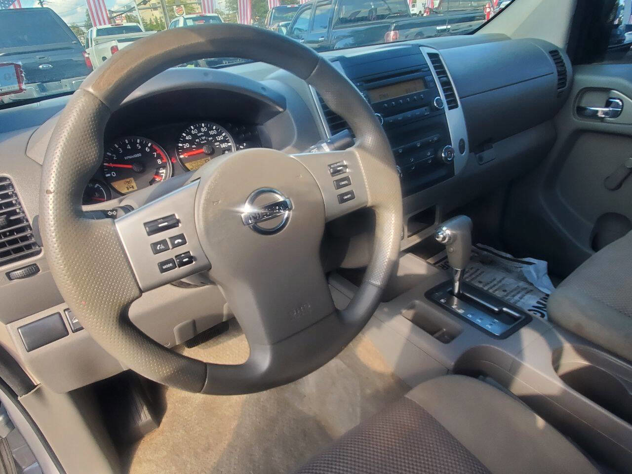 Used 2015 Nissan Frontier S image 18