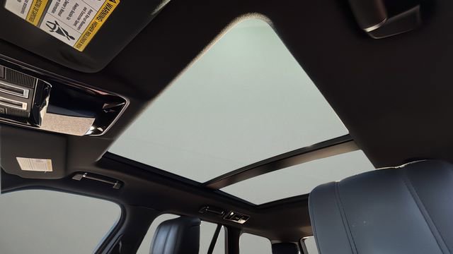 Used 2019 Land Rover Range Rover HSE image 19