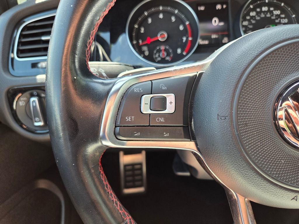 Used 2018 Volkswagen Golf 4-Door image 27