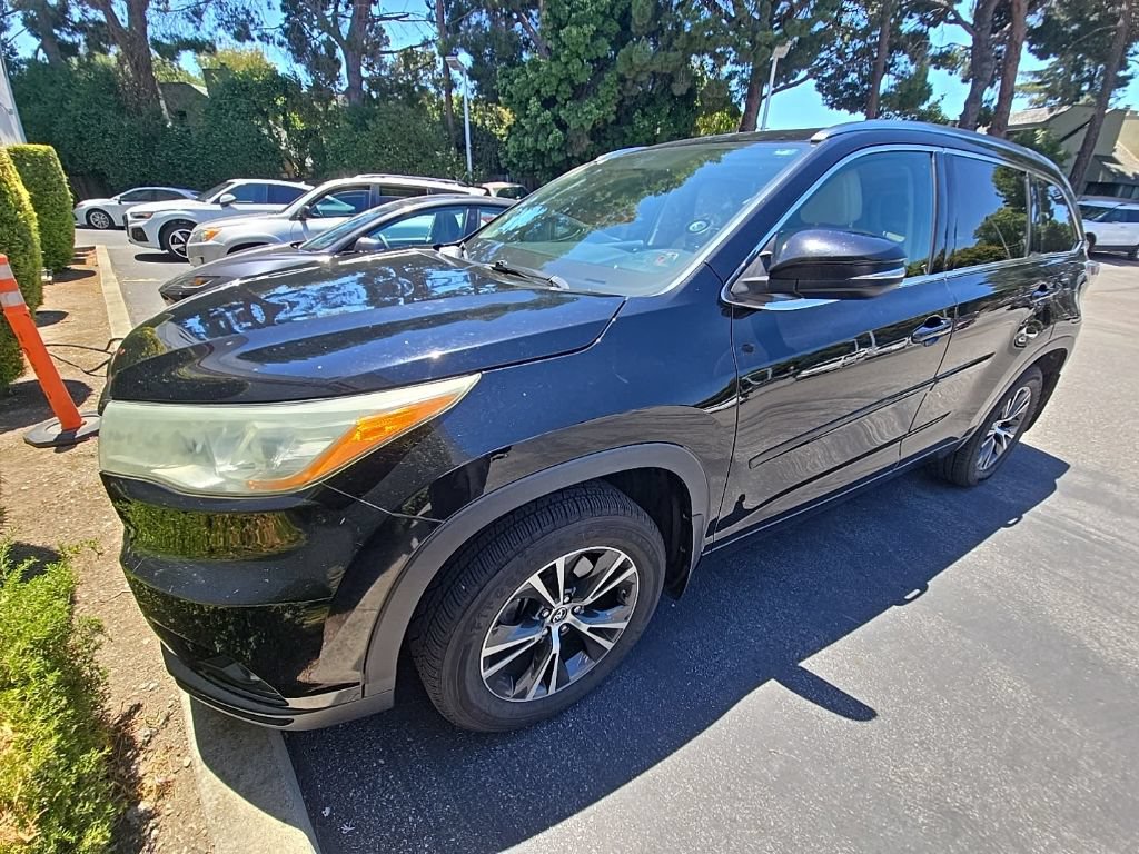 Certified 2016 Toyota Highlander XLE w/ Protection Package #3