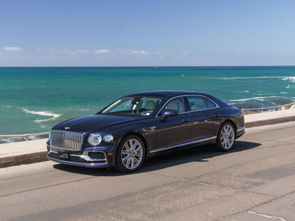 Used 2023 Bentley Flying Spur Plug-In Hybrid AWD/4WD image 1