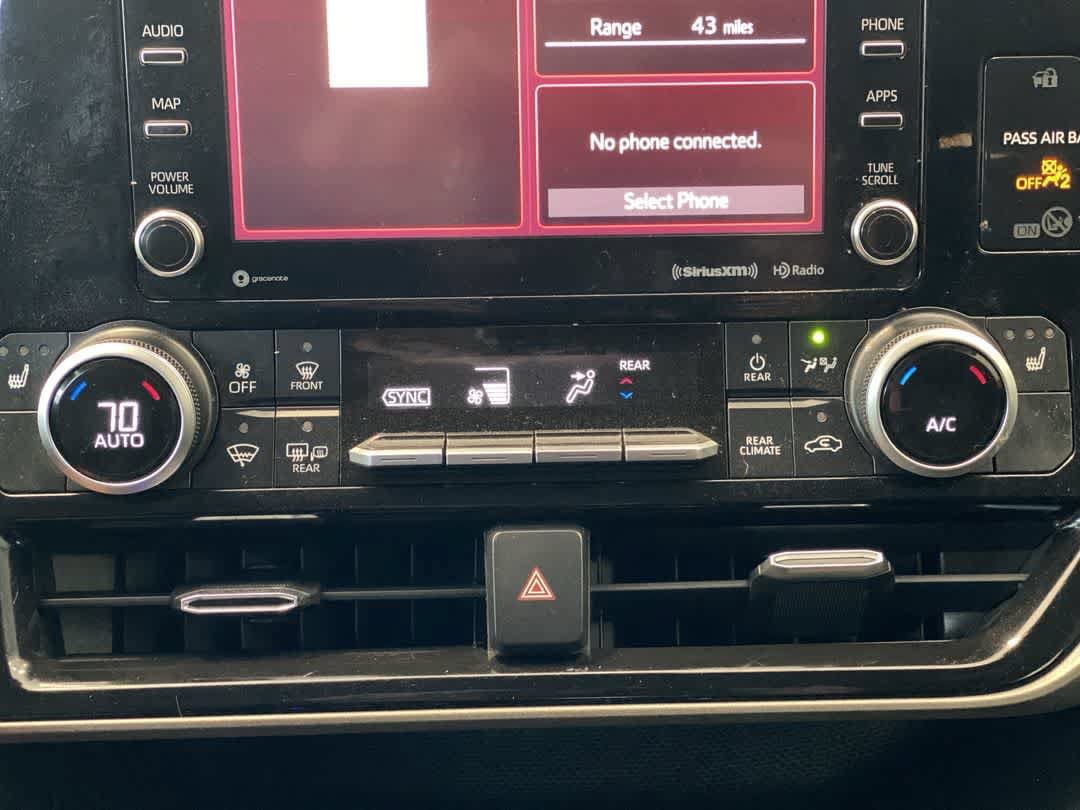 Certified 2021 Toyota Highlander XLE AWD/4WD image 21