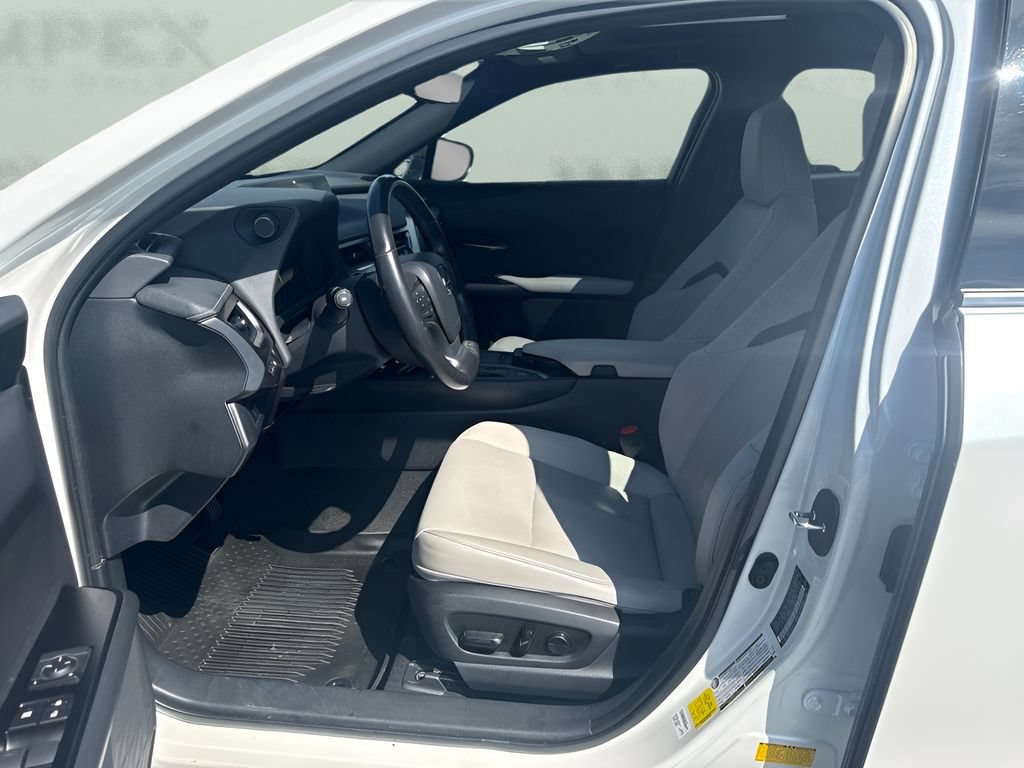 Used 2020 Lexus UX 200 w/ Premium Package FWD image 5