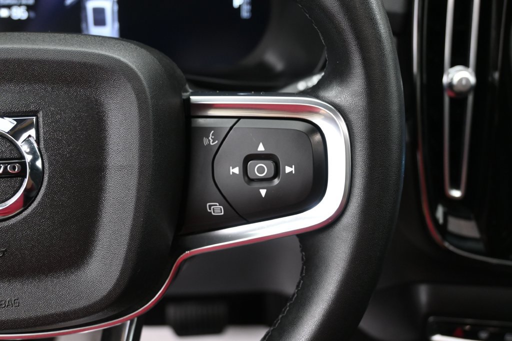 Used 2023 Volvo XC40 Recharge Ultimate AWD/4WD image 14