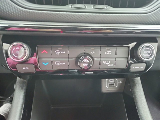 New 2026 Jeep Compass Latitude image 28