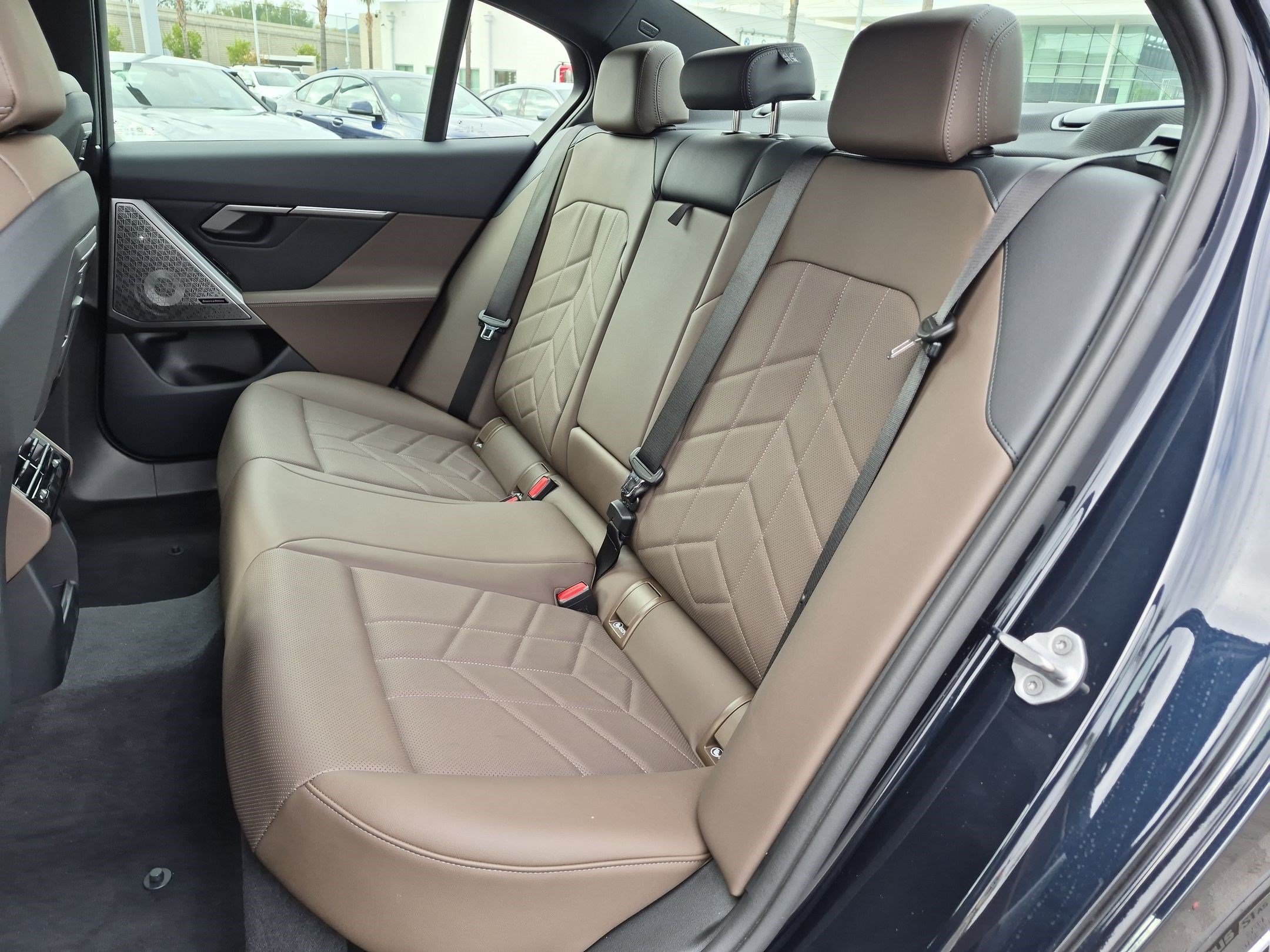 Used 2026 BMW i5 eDrive40 w/ M Sport Package RWD image 31