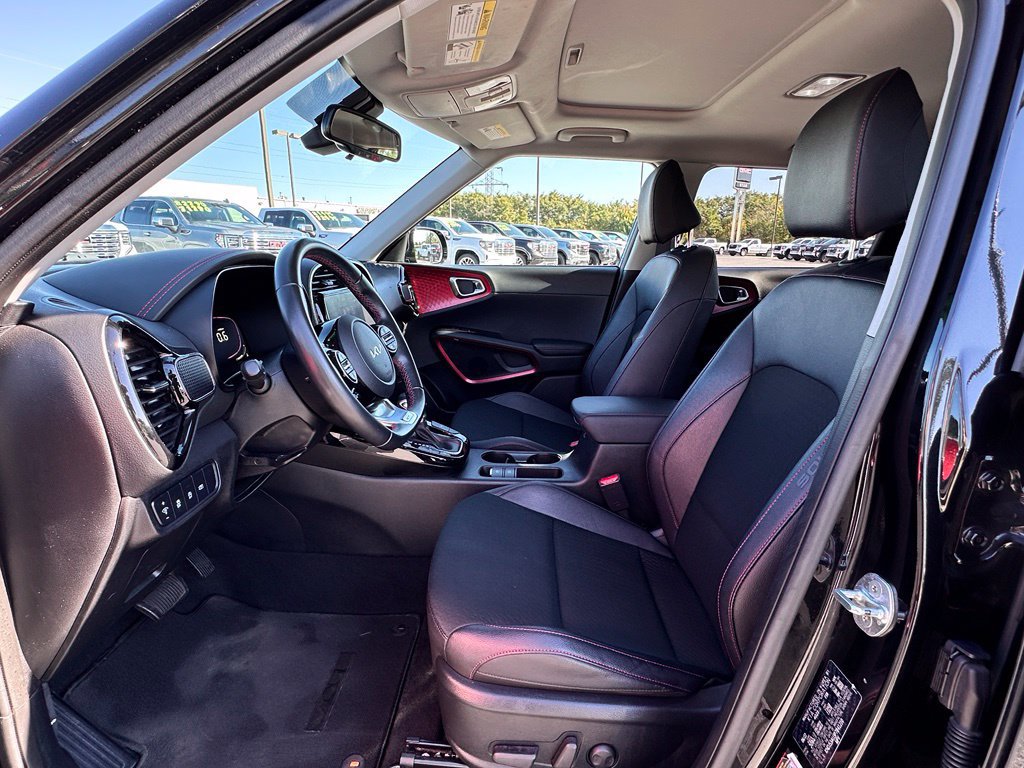 Used 2023 Kia Soul GT-Line w/ GT-Line Technology Package FWD image 19