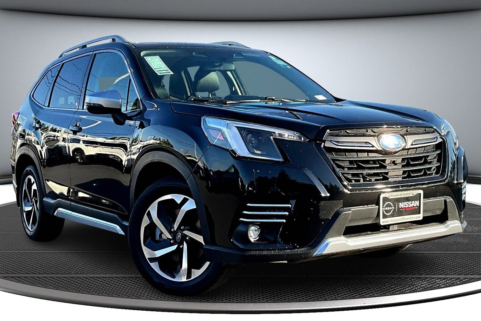 Used 2022 Subaru Forester Touring image 1