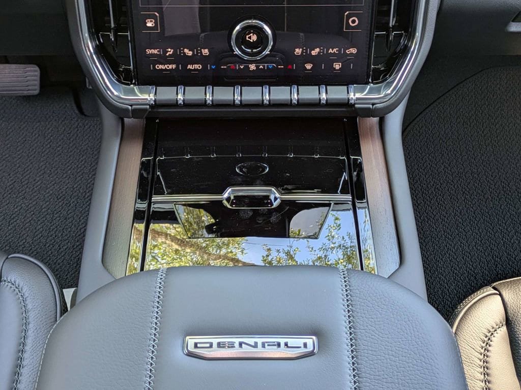New 2026 GMC Yukon Denali w/ Denali Reserve Package AWD/4WD image 20