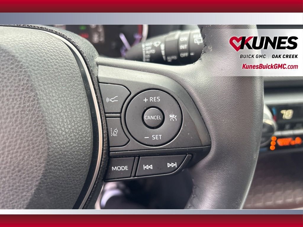 Used 2020 Toyota RAV4 Limited image 16