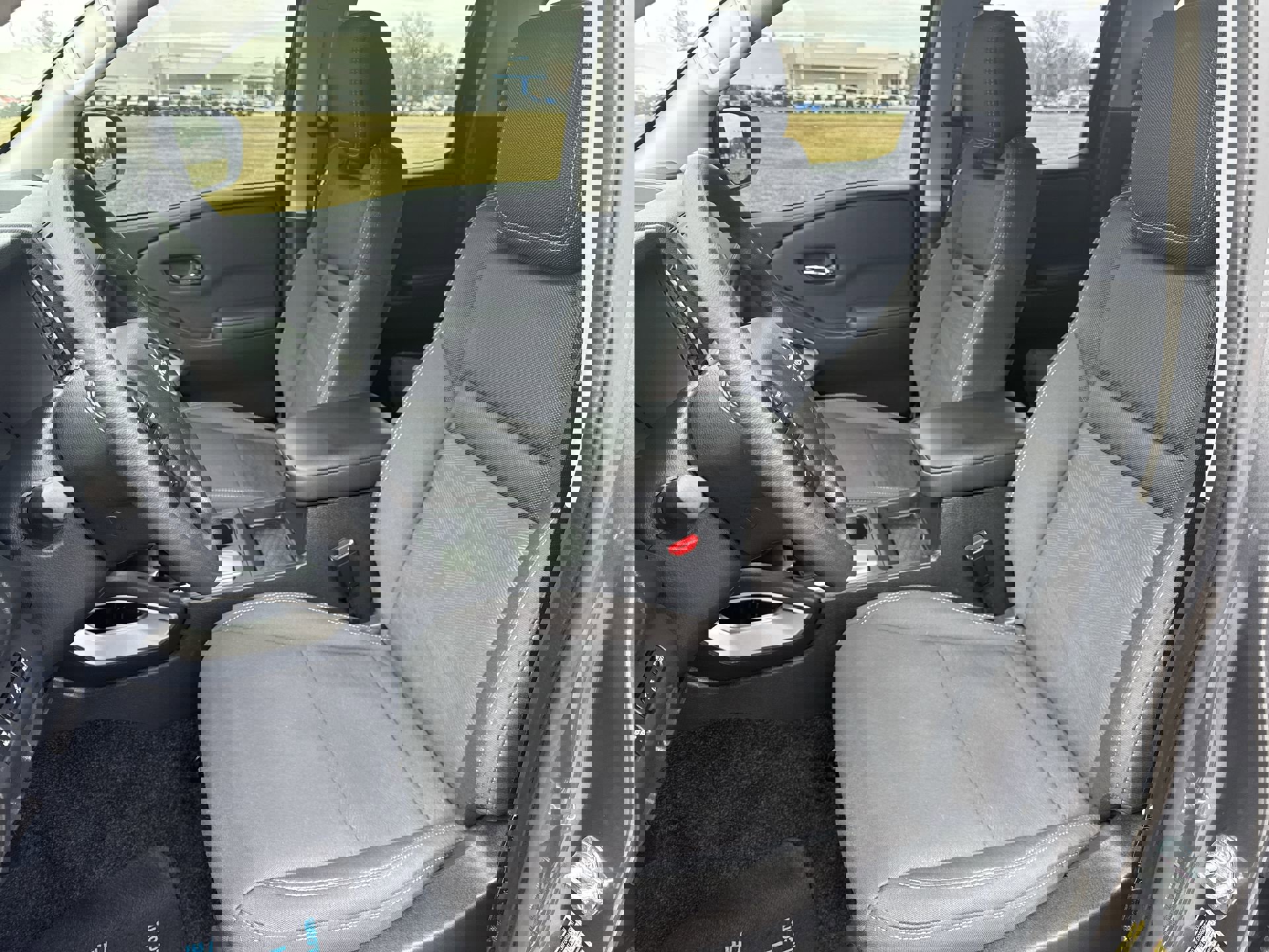 Used 2022 Nissan Frontier SV image 20