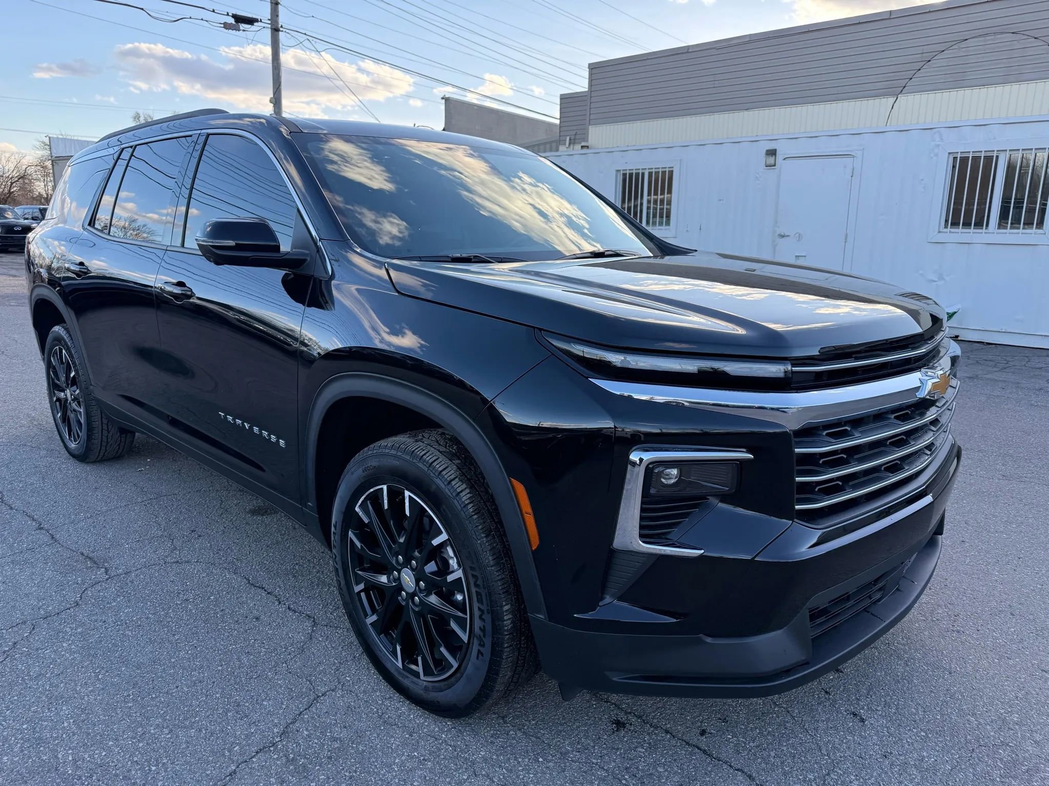 Used 2026 Chevrolet Traverse LT w/ Sun and Wheel Package image 9
