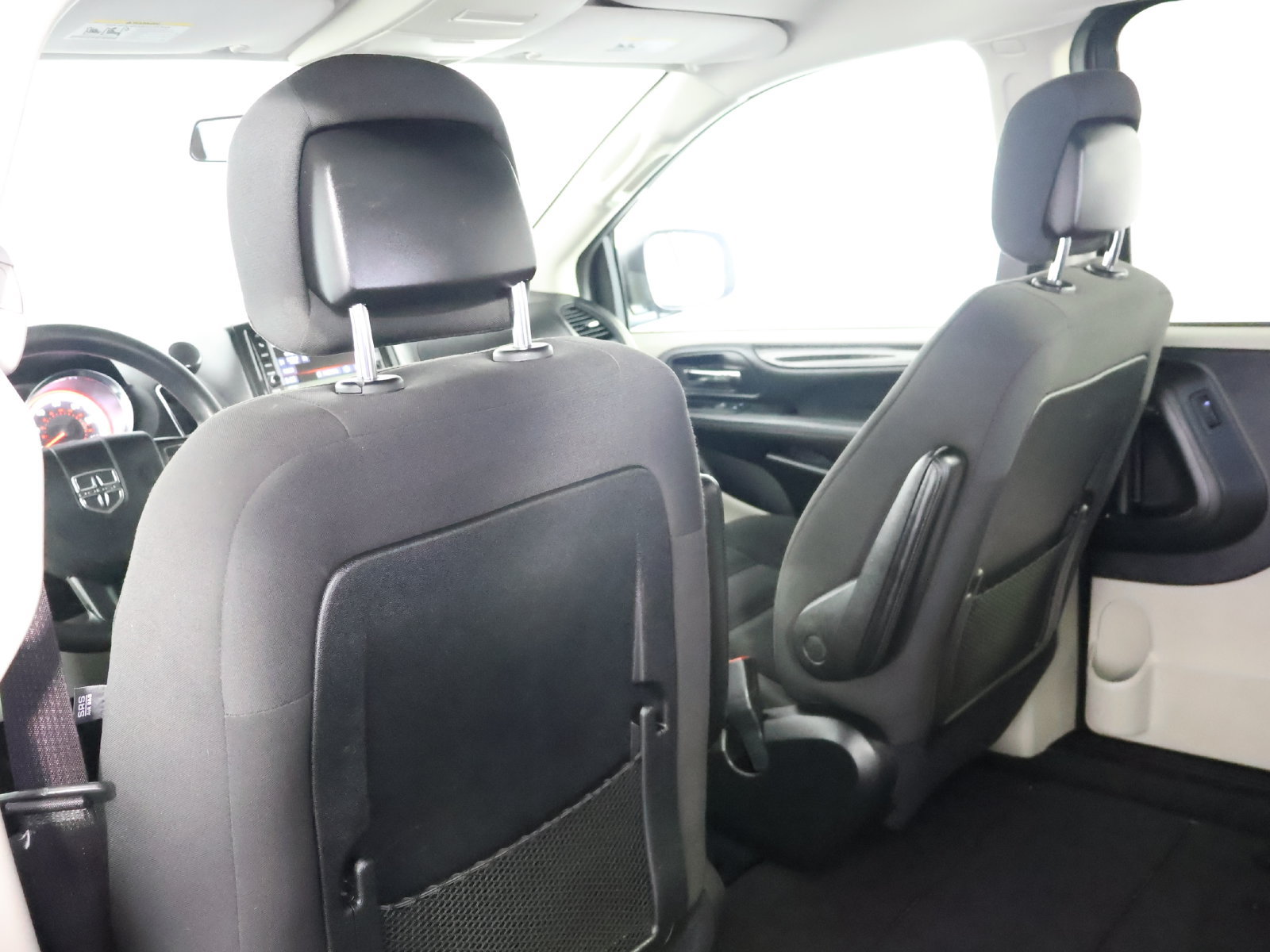 Used 2018 Dodge Grand Caravan SE FWD image 39