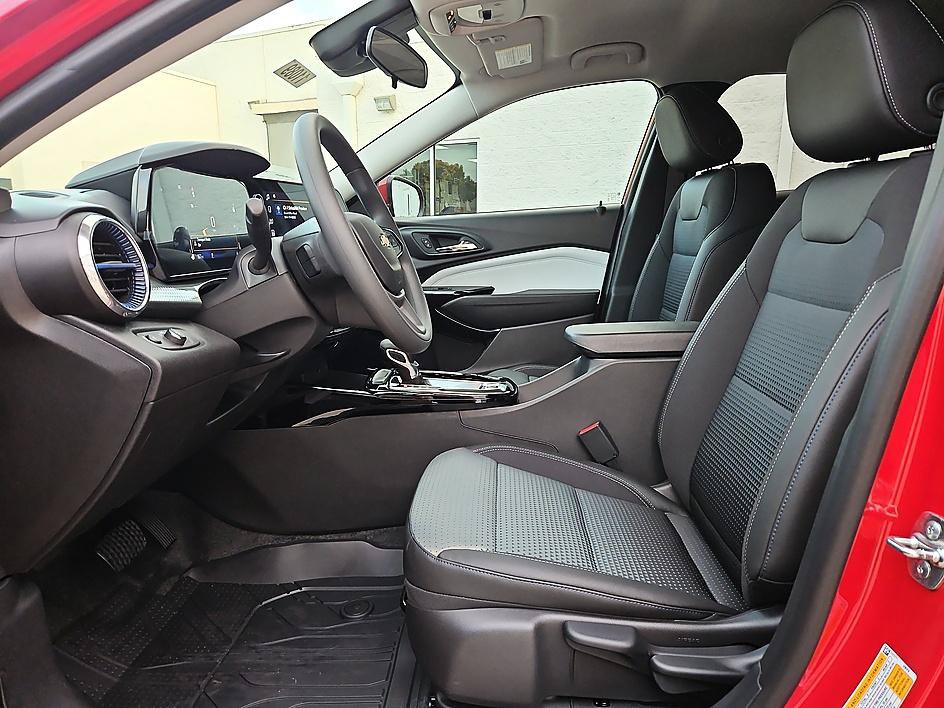 New 2026 Chevrolet Trax LT FWD image 9