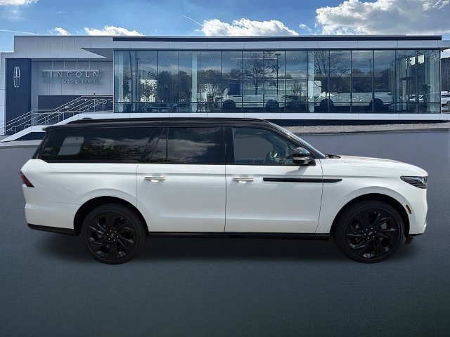 New 2027 Lincoln Navigator L Black Label AWD/4WD image 9