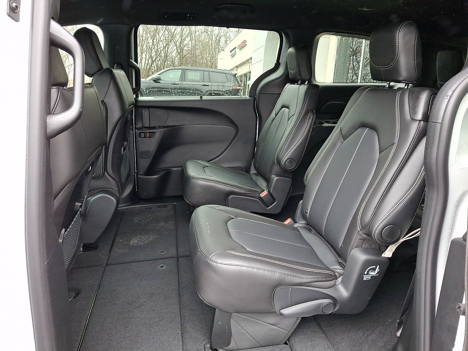 New 2026 Chrysler Pacifica Select image 6