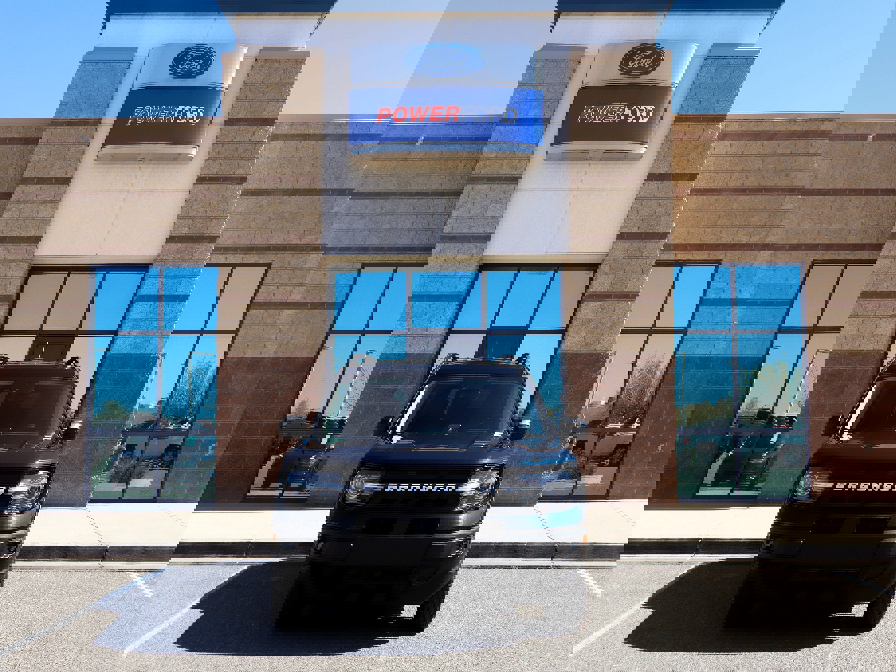 Used 2021 Ford Bronco Sport Outer Banks image 3