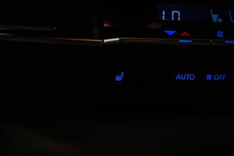 Used 2023 Toyota Sienna XLE w/ XLE Plus Package FWD image 23