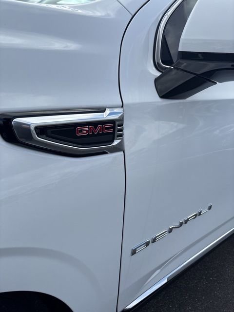 New 2026 GMC Yukon Denali w/ Sun & Power Step Package image 10