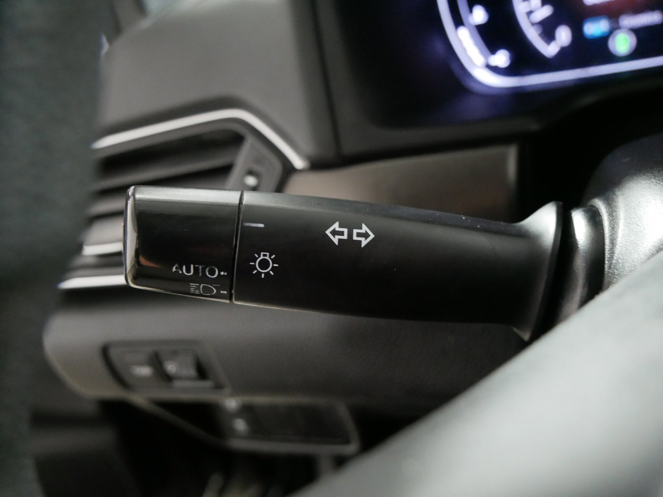 Used 2018 Honda Accord LX image 32