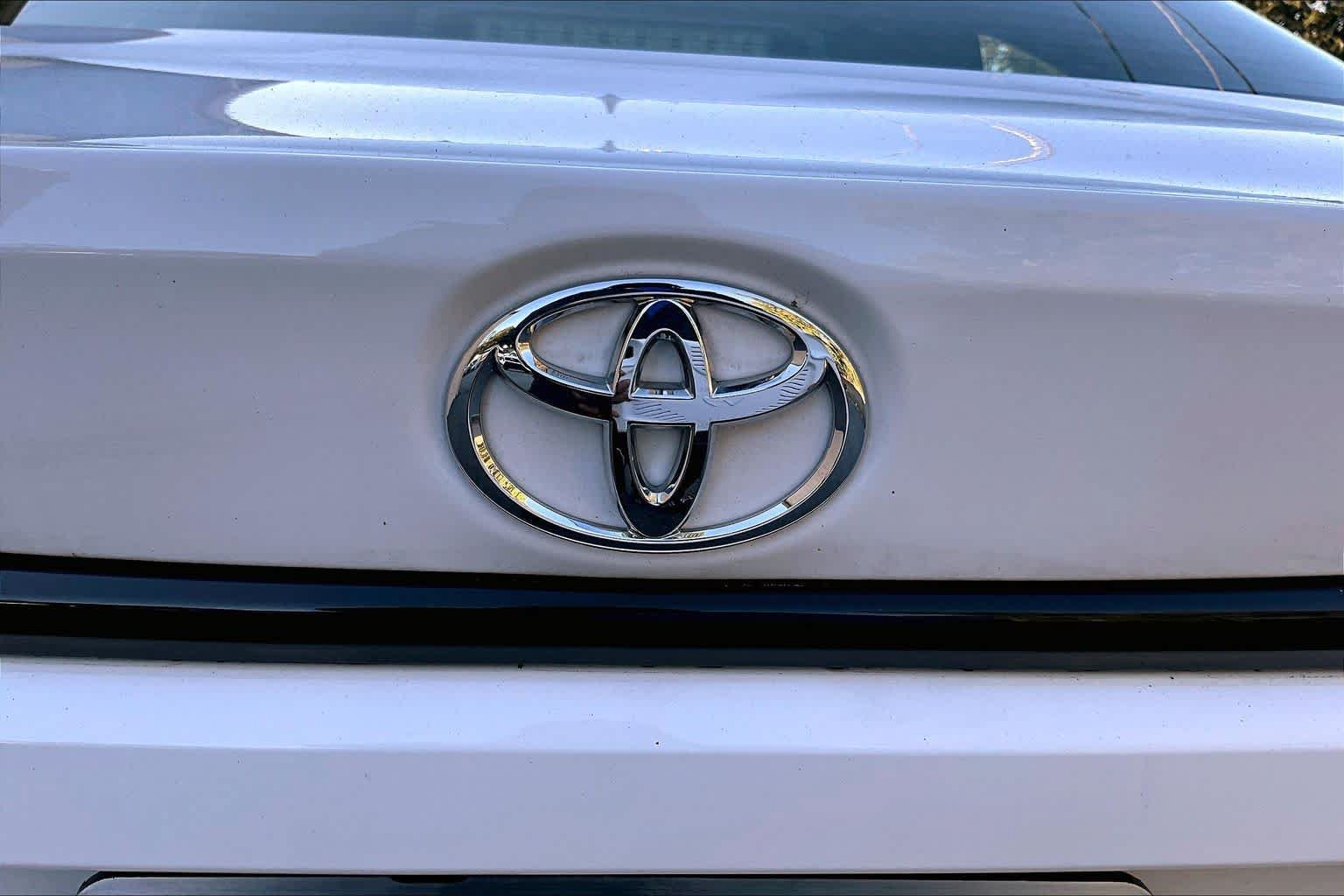 Used 2024 Toyota Corolla LE FWD image 31