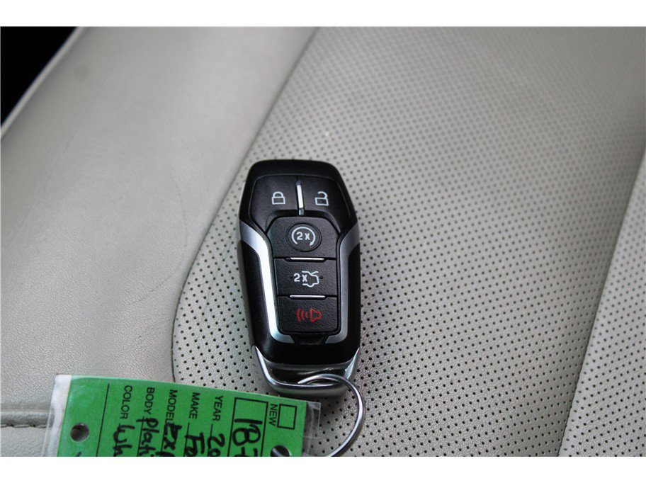 Used 2017 Ford Explorer Platinum image 27