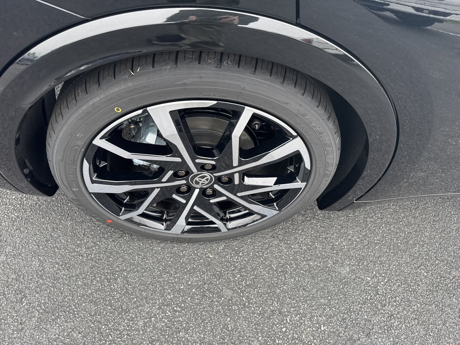 New 2024 Toyota Prius Prime FWD image 11