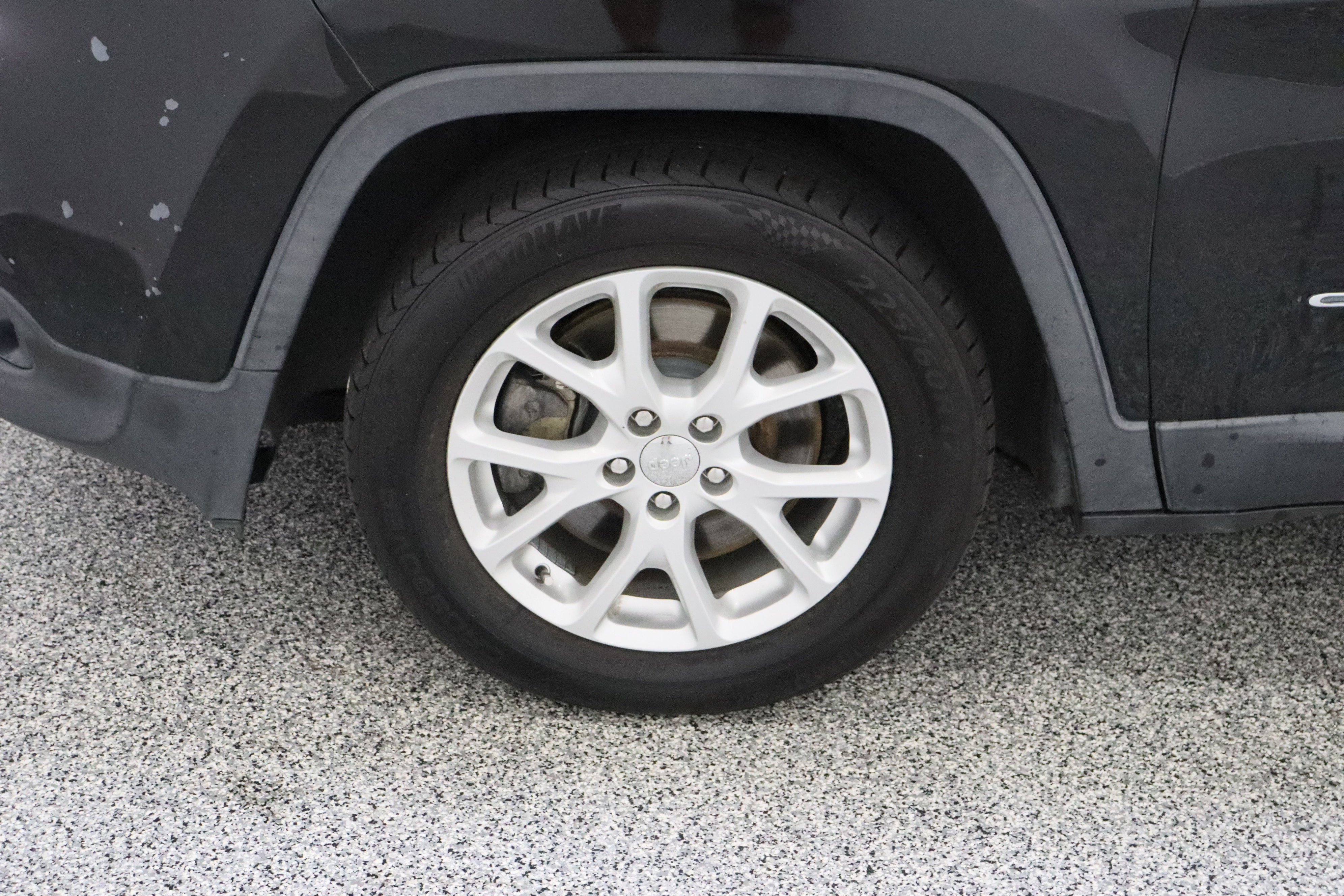 Used 2018 Jeep Cherokee Latitude Plus image 11