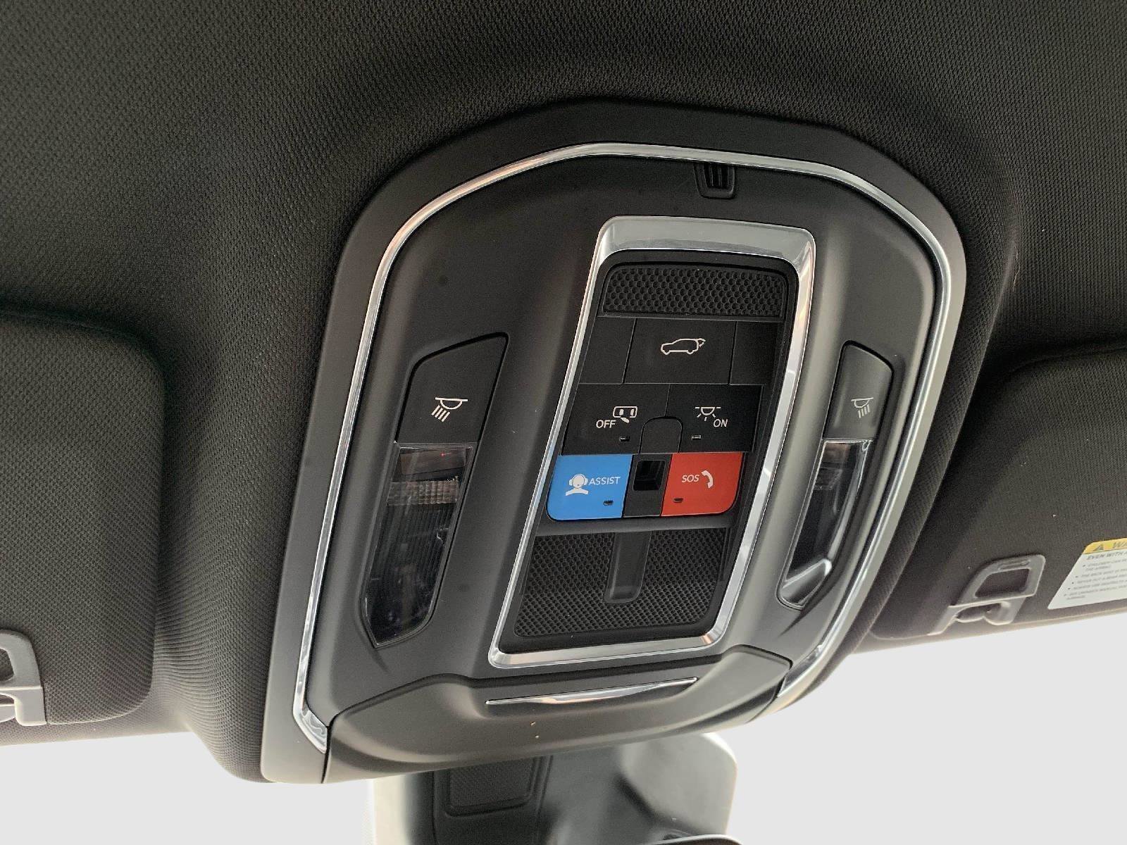 Used 2023 Jeep Grand Cherokee Altitude image 31