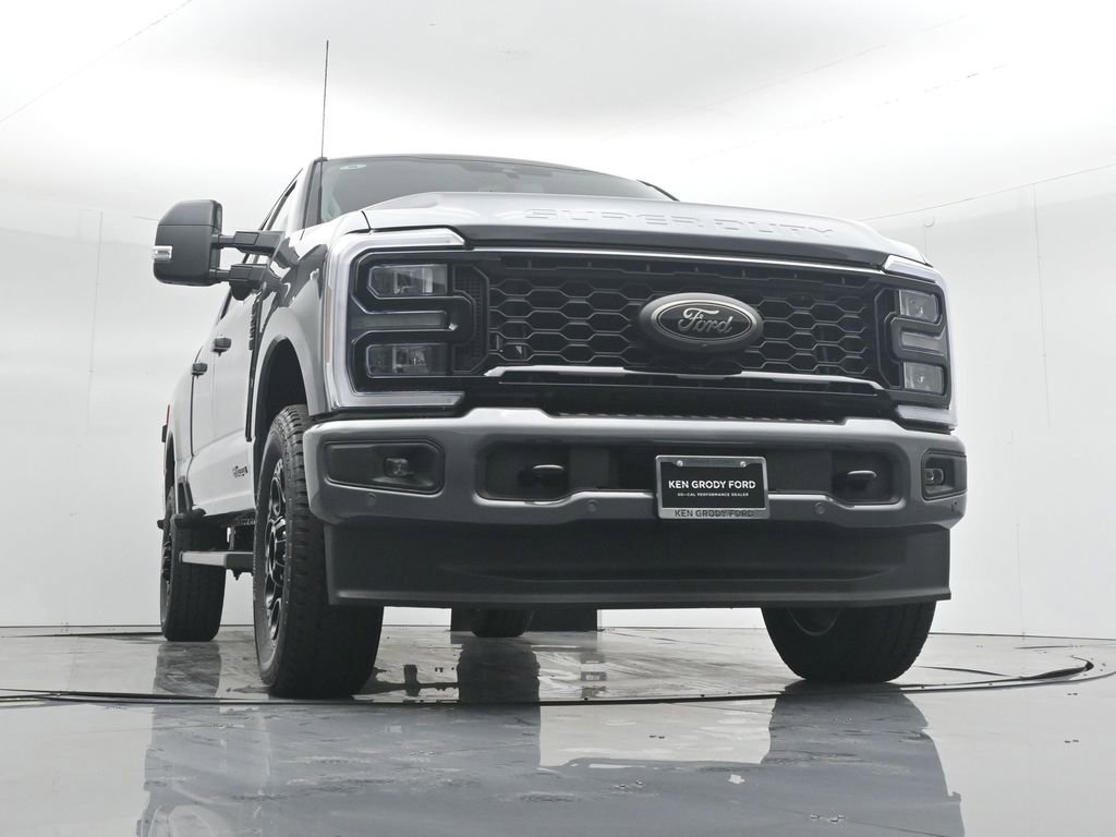 New 2026 Ford F250 Lariat w/ Black Appearance Package image 47