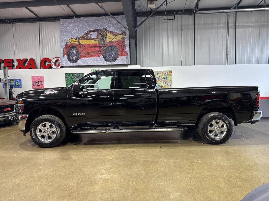 Used 2026 RAM 2500 Big Horn AWD/4WD image 9