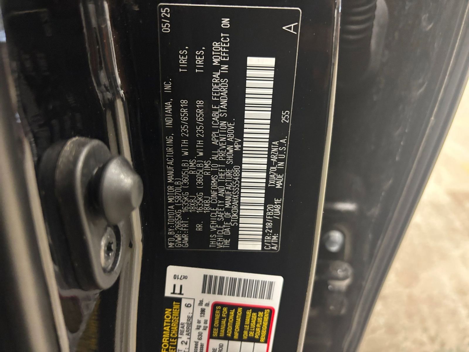 Used 2025 Toyota Highlander LE image 32