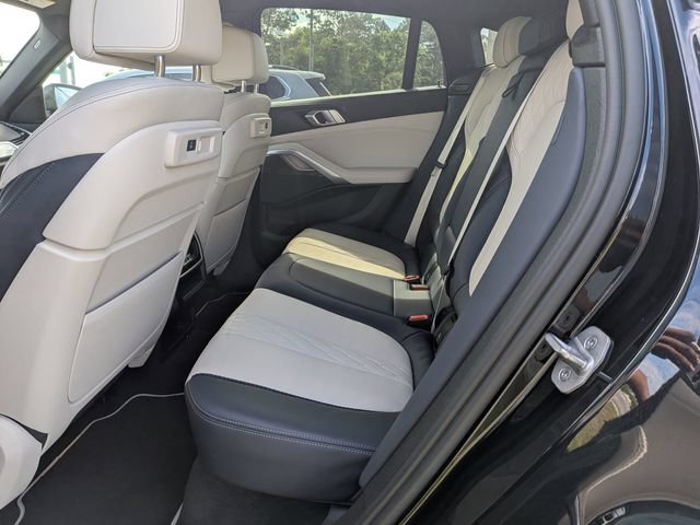 Used 2022 BMW X6 xDrive40i w/ M Sport Package AWD/4WD image 14