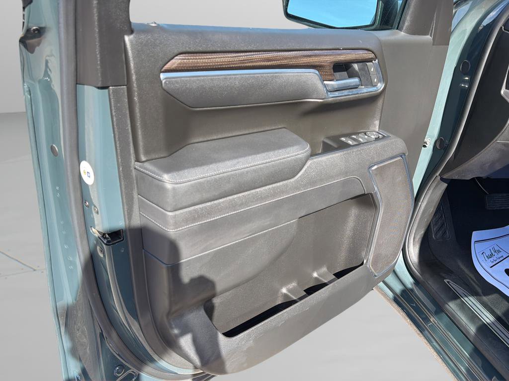 Used 2025 Chevrolet Silverado 1500 LT image 18