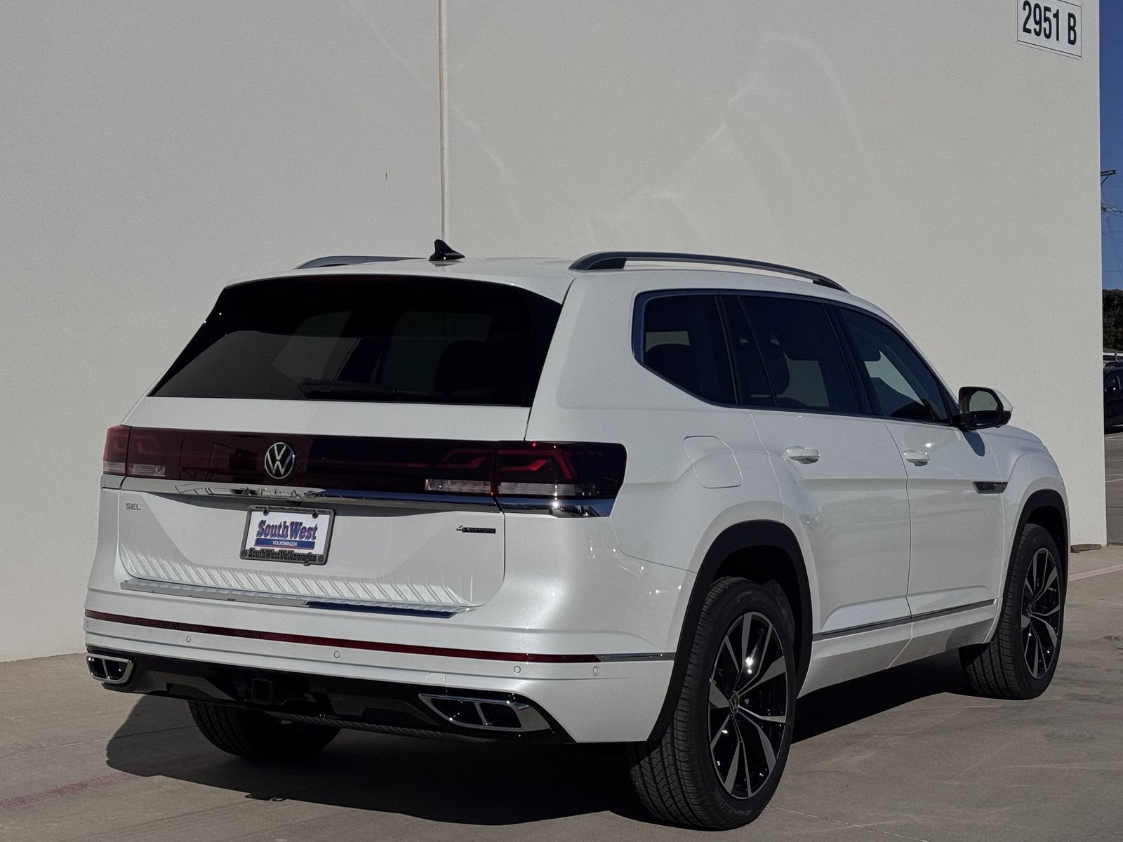 New 2026 Volkswagen Atlas SEL Premium R-Line image 4