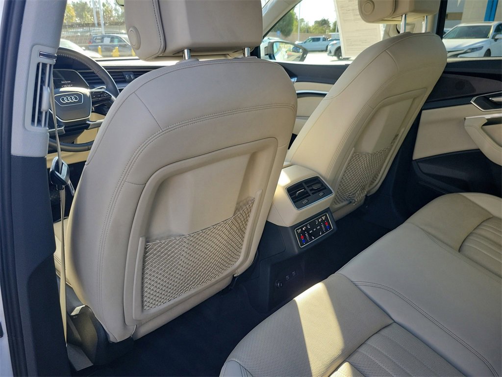 Used 2021 Audi e-tron Premium Plus w/ Premium Plus Package image 14