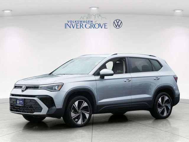 Certified 2025 Volkswagen Taos SE AWD/4WD image 3