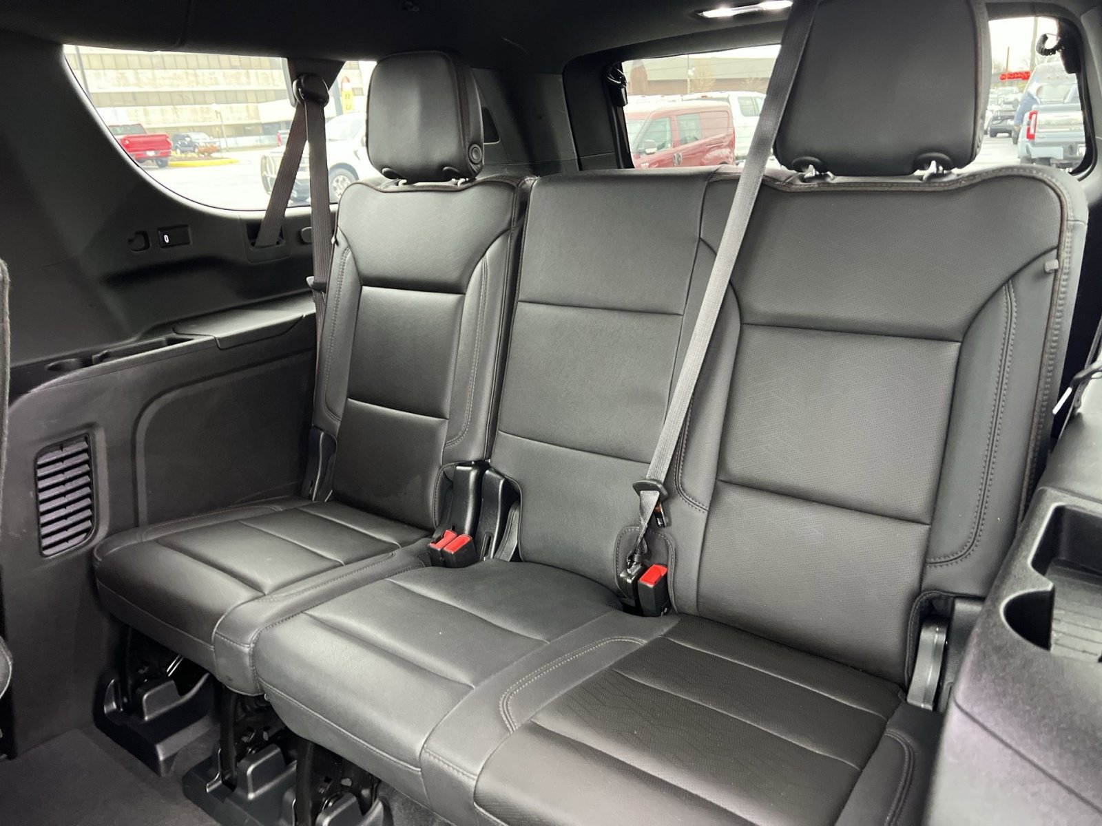 Used 2023 Chevrolet Suburban High Country image 26