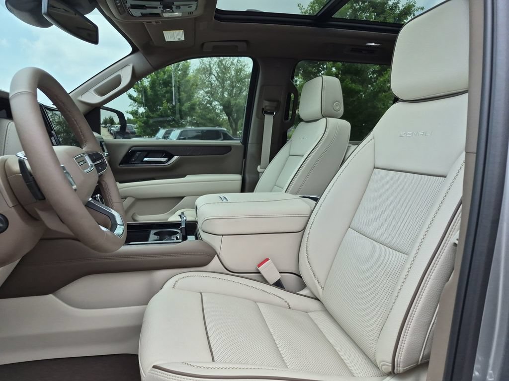 New 2026 GMC Yukon XL Denali w/ Sun & Power Step Package AWD/4WD image 22