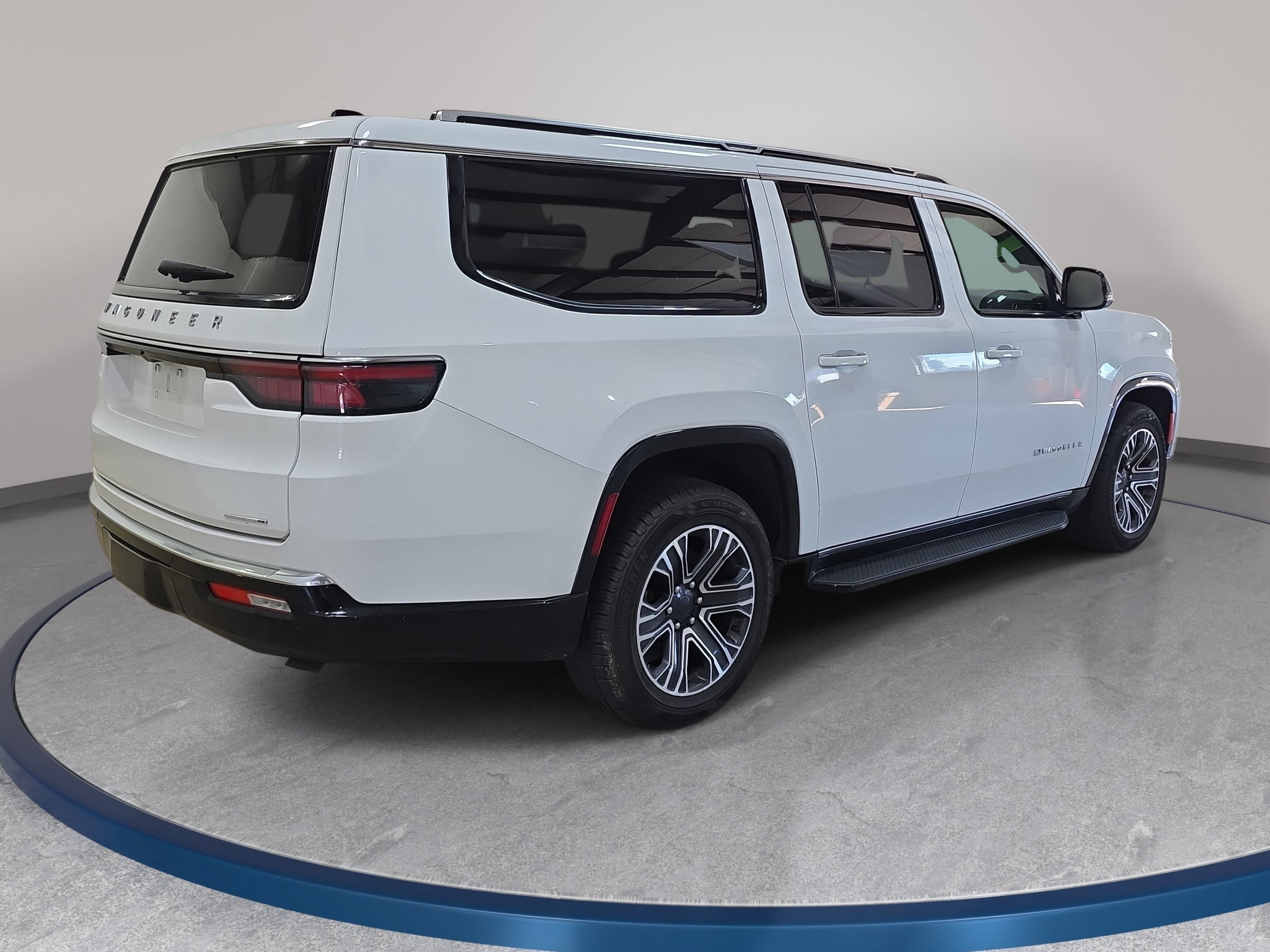 Used 2024 Jeep Wagoneer L Series II w/ Flexible Seating Group AWD/4WD image 6