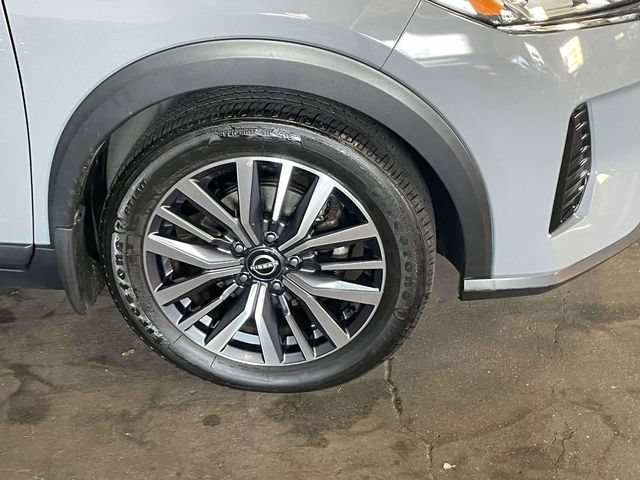 Used 2023 Nissan Kicks SV FWD image 11