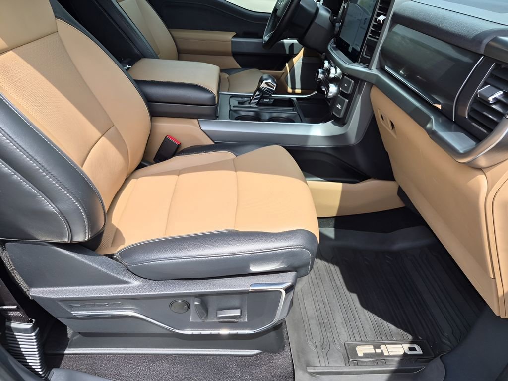 Used 2022 Ford F150 Lariat w/ Max Trailer Tow Package image 16