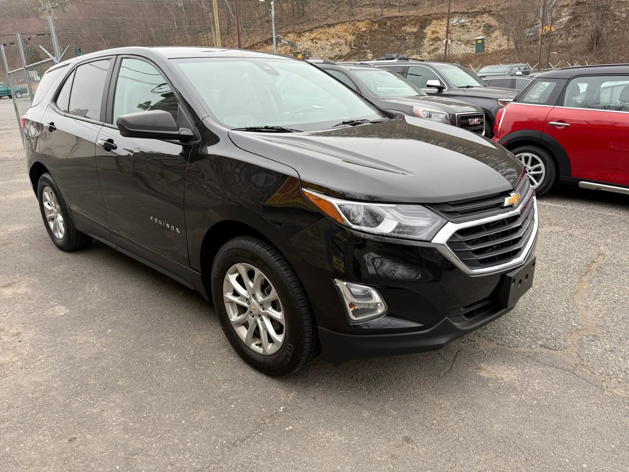 Used 2021 Chevrolet Equinox LS w/ LS Convenience Package AWD/4WD image 2
